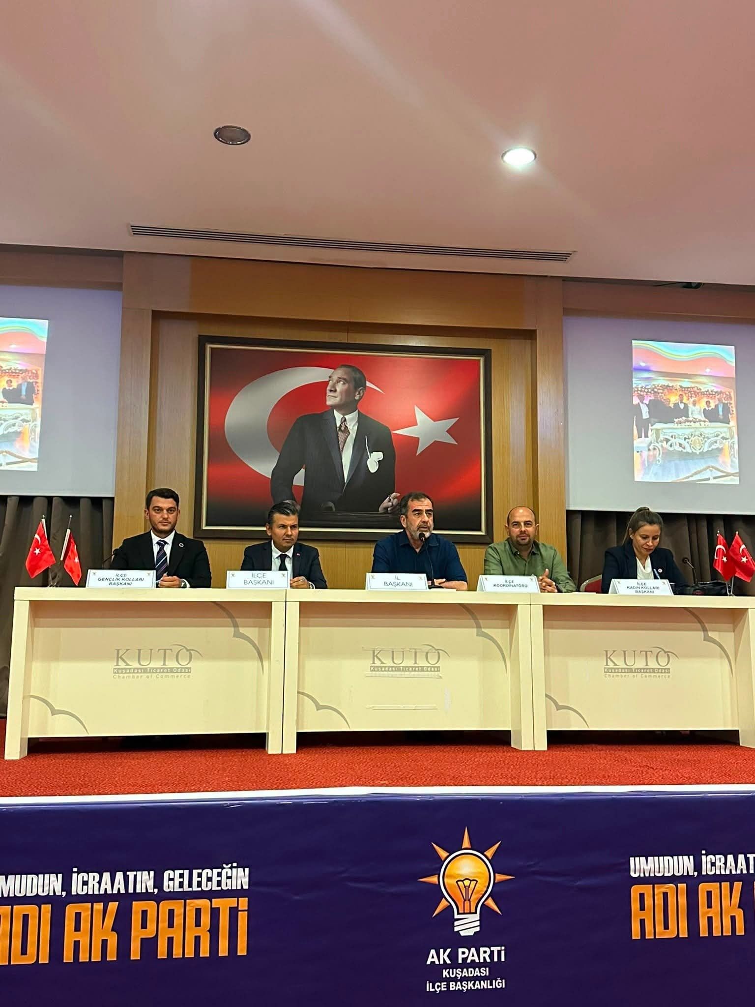 AK Parti Kuşadası İlçe Başkanlığı Genişletilmiş  Danışma Meclisi Toplantısı düzenledi