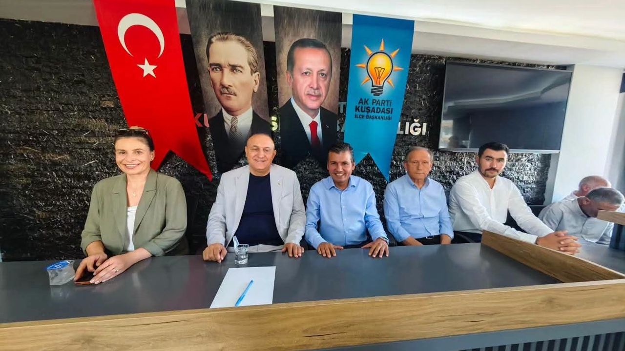 AK Parti’li milletvekili Karakaş Kuşadası teşkilatıyla buluştu