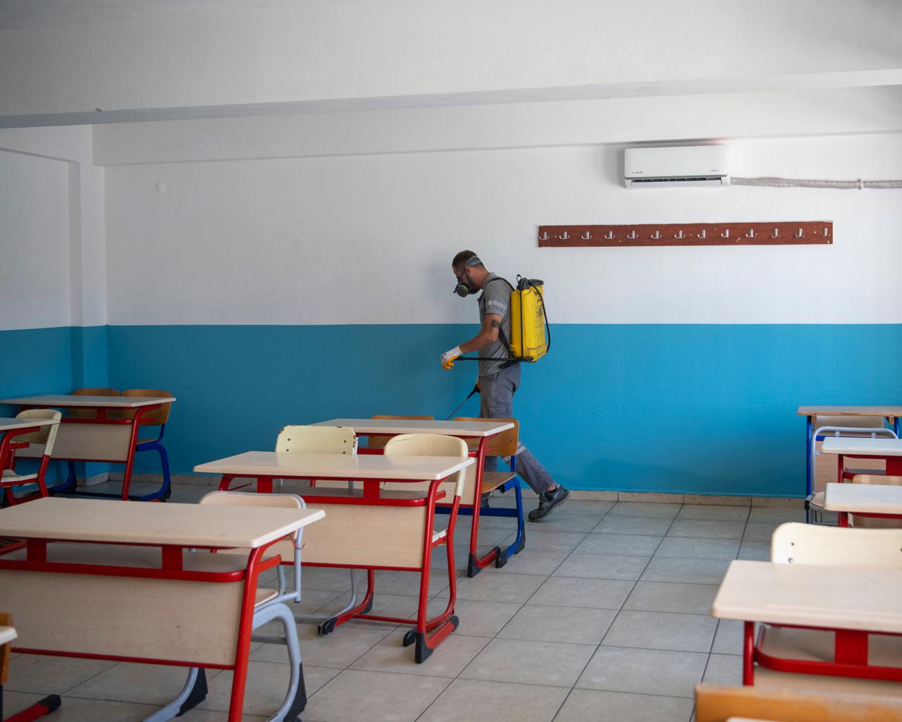 Kuşadası Belediyesi’nden okullarda hijyen çalışması