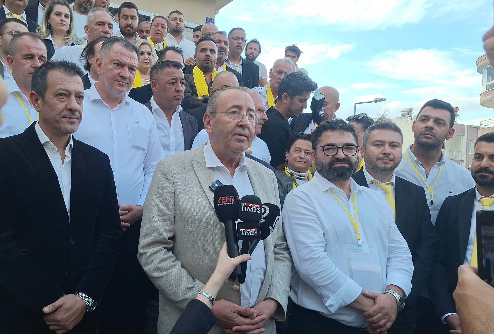 Kuşadası Ticaret Odası yeni dönemde sarı gruba emanet