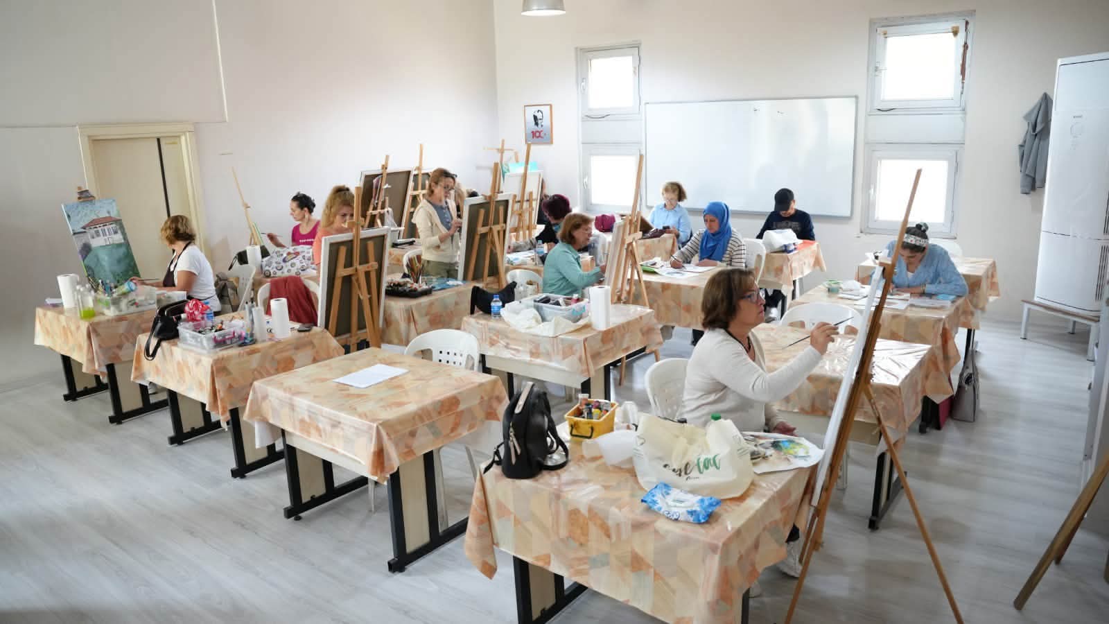 Söke Belediyesi’nin güz kurslarına yoğun ilgi var; 4 bin 300 kursiyer
