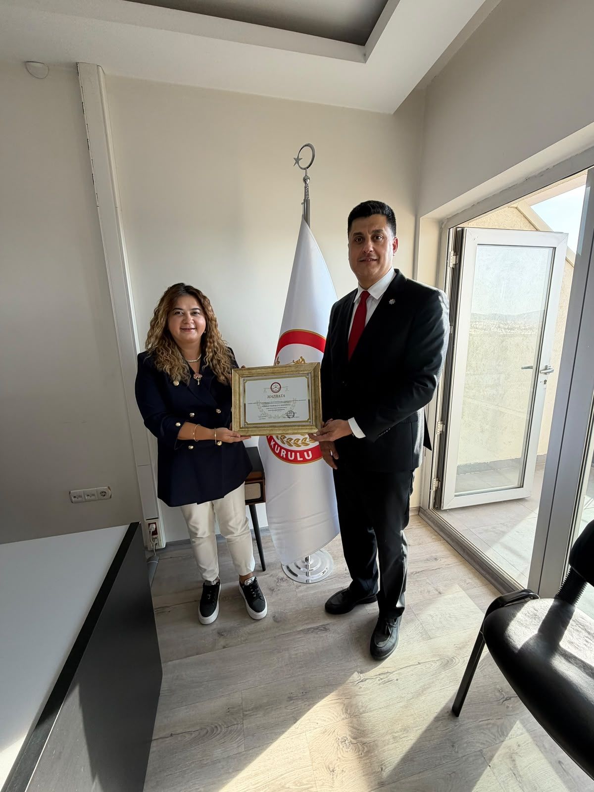 Başkan Maraş mazbatasını aldı
