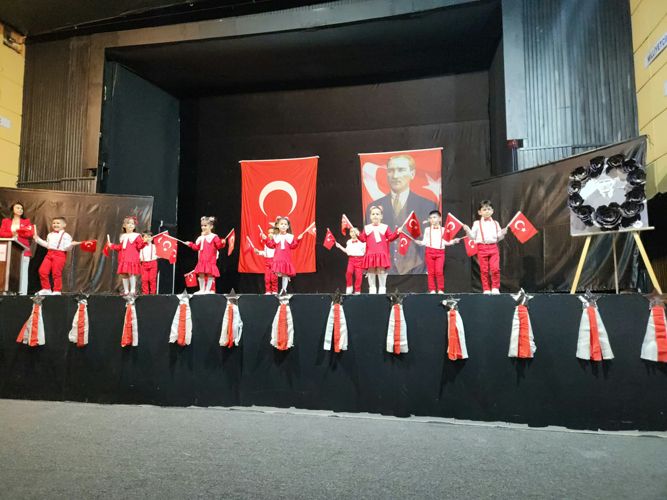 Çine’de Miniklerden Cumhuriyet Bayramı’na Renkli Kutlama